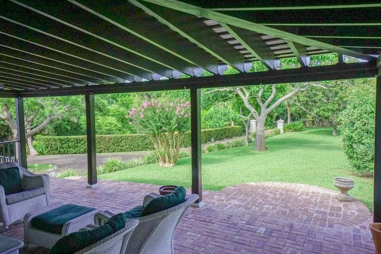 Quintessential Paget Estate Home0