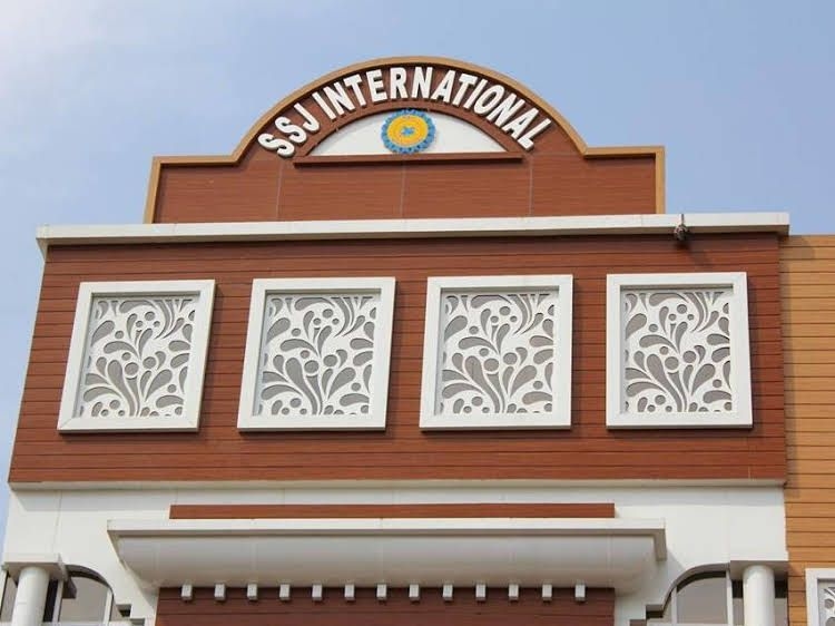 SSJ International0