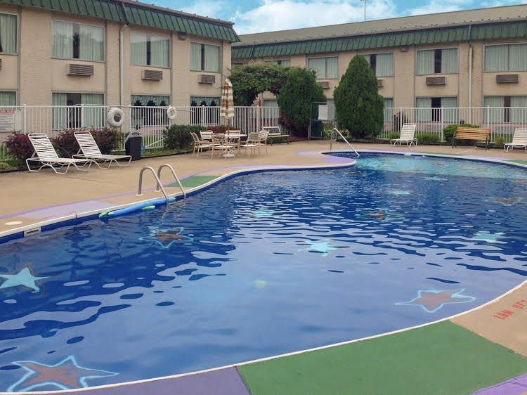 Sunshine Lodge1