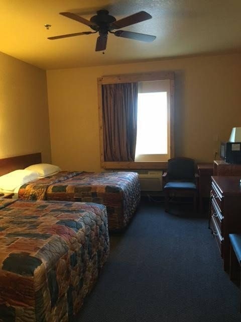 Oak Tree Inn Gillette0
