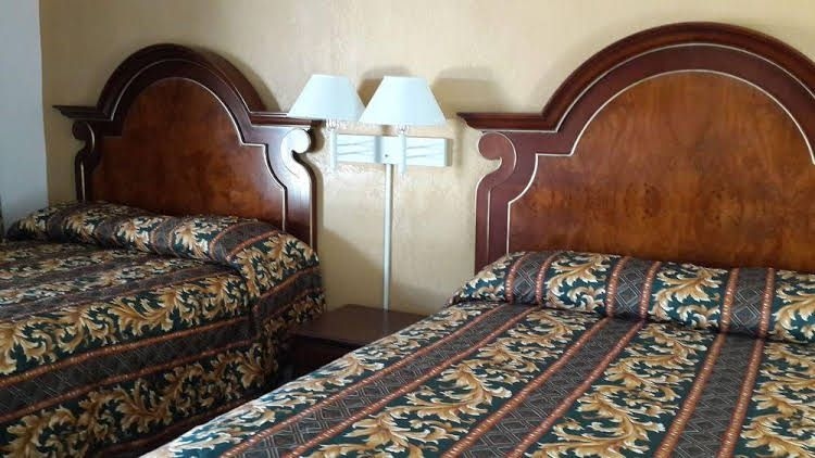 American Regency Inn0
