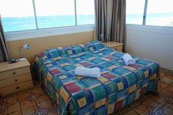 The Shore Holiday Apartments0
