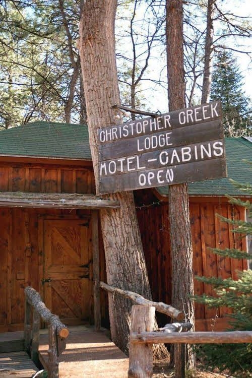 Christopher Creek Lodge0