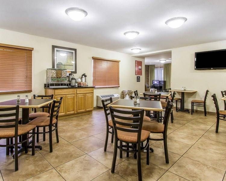 Quality Inn4