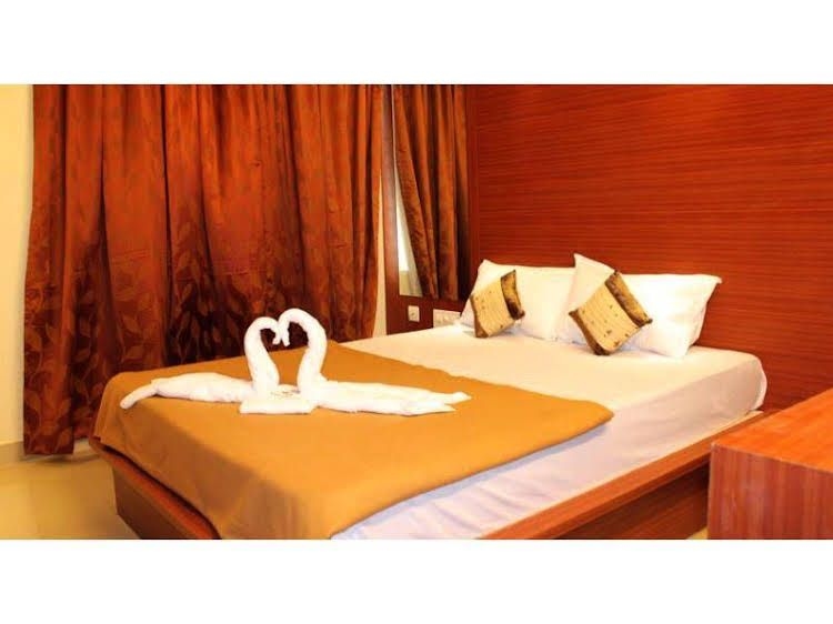 Vista Rooms at Suburban Bus Stand0