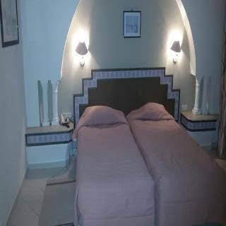 Shell Beach and Spa0