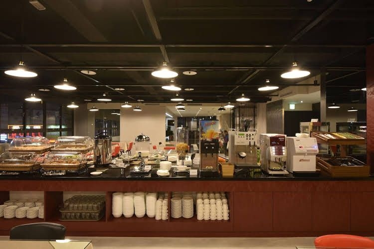 โรงแรมเจ (Hotel J)2