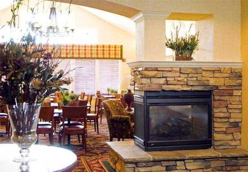Lakepoint Court0