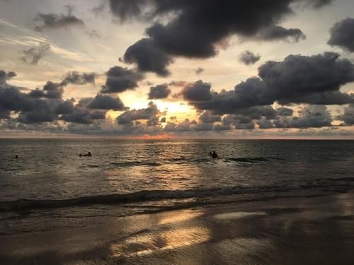 Doolay Beachfront Hostel2