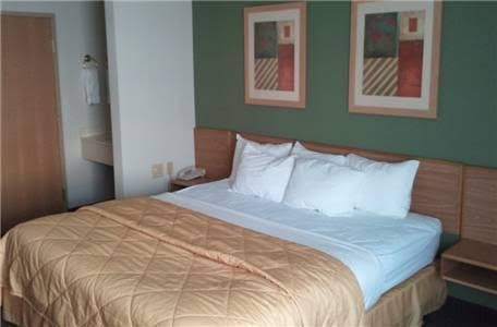 Baymont Inn and Suites Bentonville0