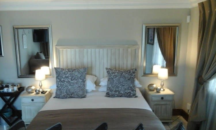 Mt Horeb Manor0