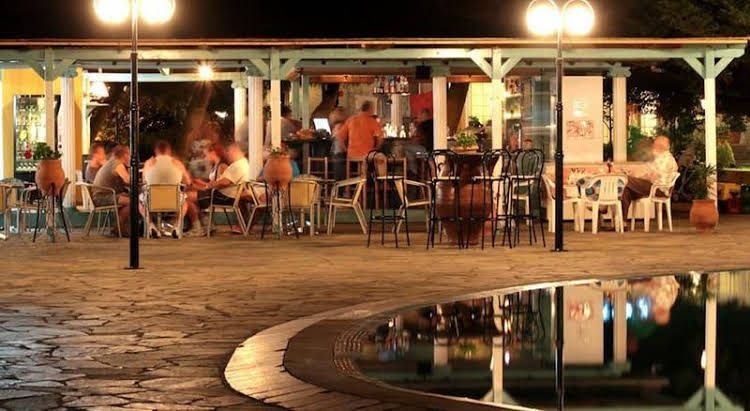 Sintrivanis Resort Beach0