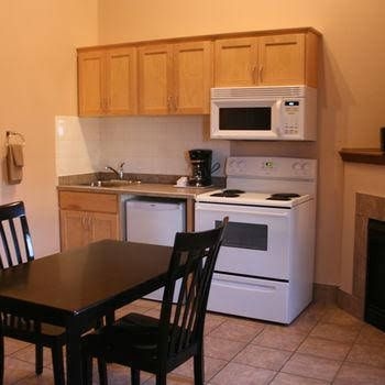 Happy Trails Campground and Cabins0