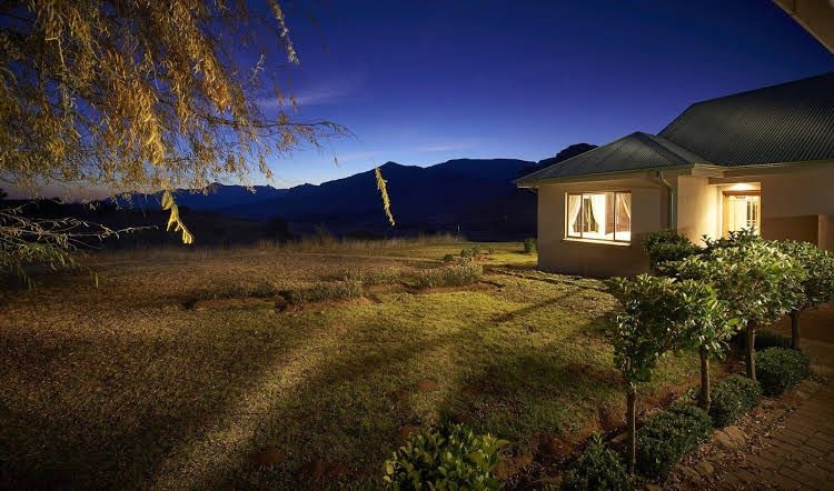 Dynasty Red Mount Ranch0