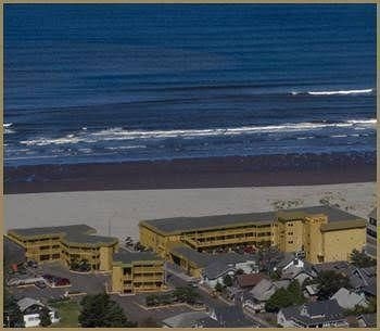 Ebb Tide Oceanfront Inn0