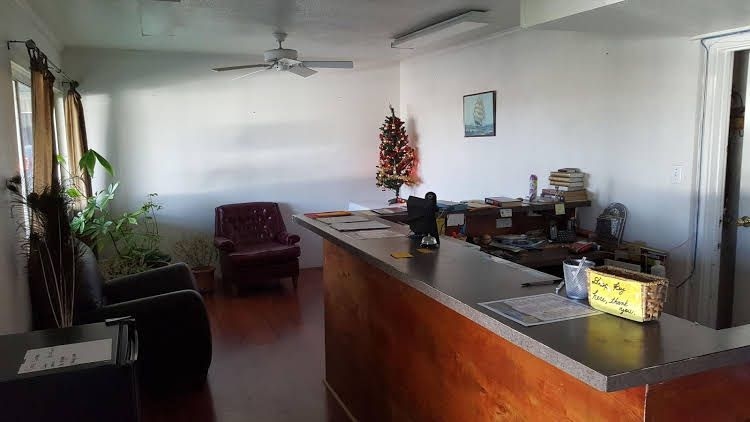 Lazy T Motel0