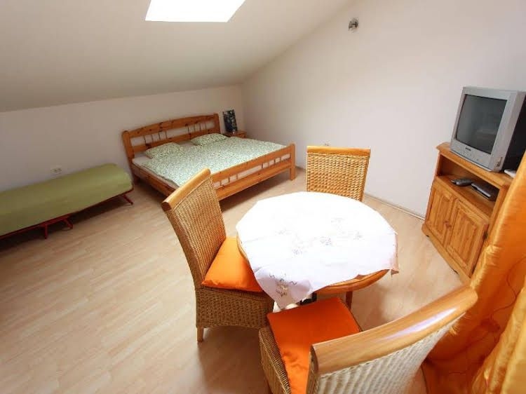 Apartment Breski0