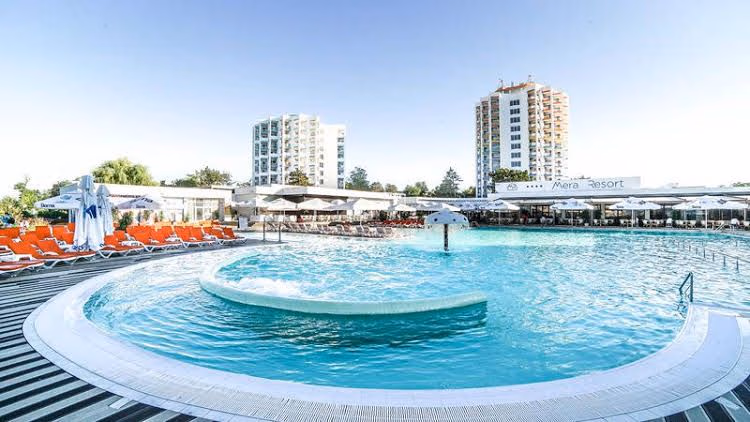 Mera Resort0