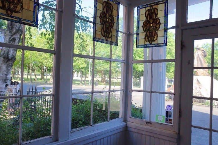 Stepping Stone Inn0