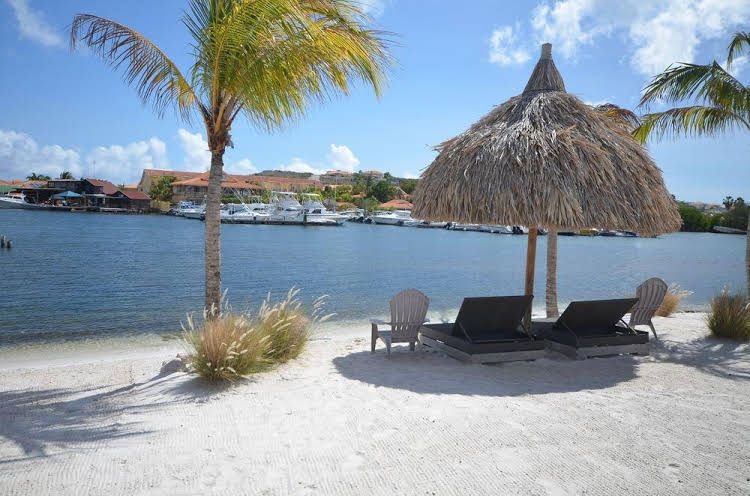 Spanish Water Beach0