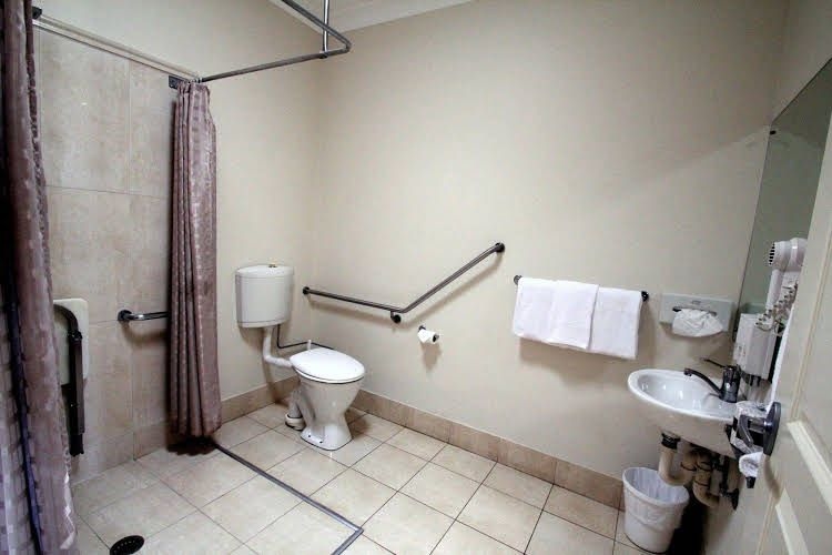 Comfort Inn Midlander Emerald0