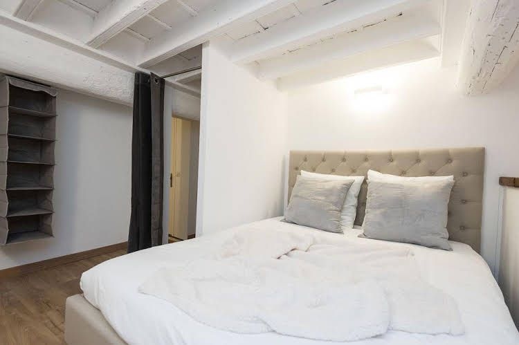 Central Luxury Apartment0