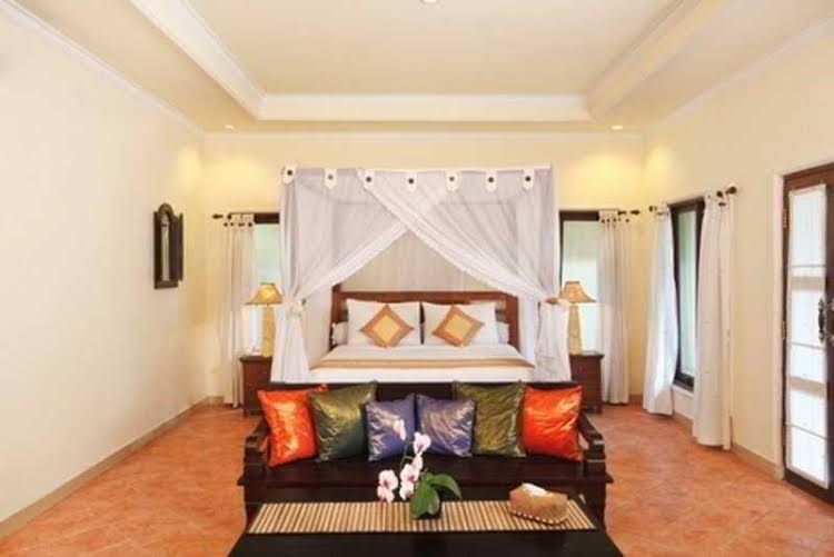 Elbari Villa0