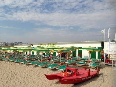 Eden Beach Club0