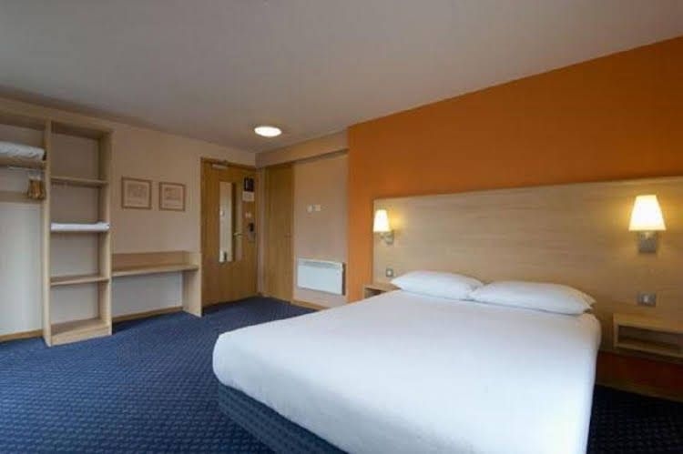 ทราเวลโลจ์ ฮารอกเกต (Travelodge Harrogate)0
