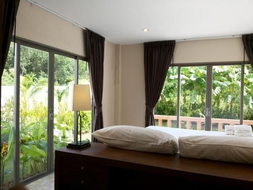 Sakoo Valley Naithon Beach3