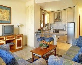 Regency Heights at Neptuno0
