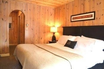 Harney Peak Inn0