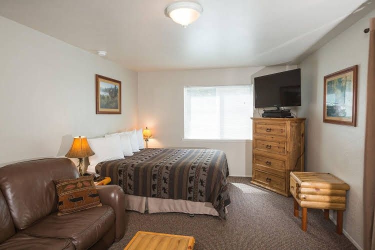 Morrisons Rogue River Lodge0