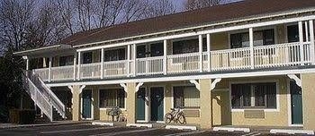 Point Pleasant Inn0