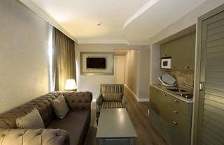 The Pine Hill and Suites0