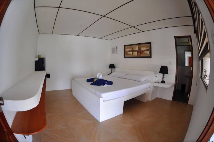 Parrot Resort Moalboal0