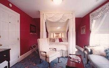 Five Bridge Inn0