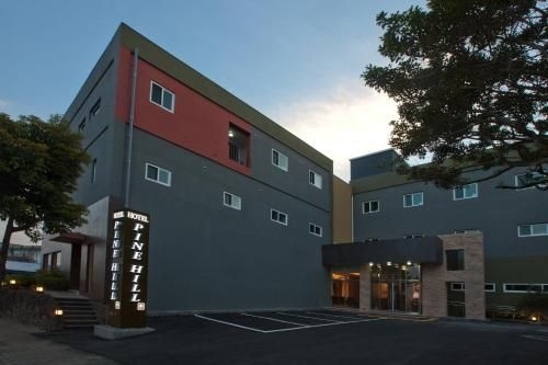 โรงแรมไพน์ฮิลล์ (Pinehill Hotel)0