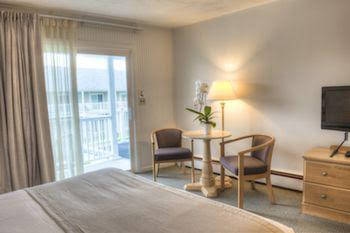 Three Seasons Resort0