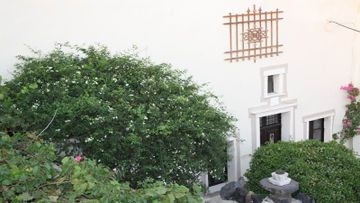 Lava Suites & Lounge0
