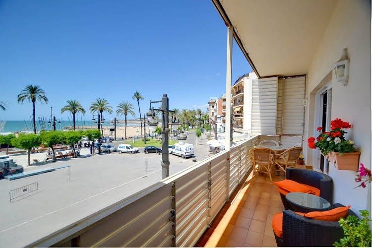 Sea Front Apartment0