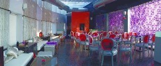 โรงแรมเดอะรีเกลบายทันกา (The Regale Hotel by Tunga)1