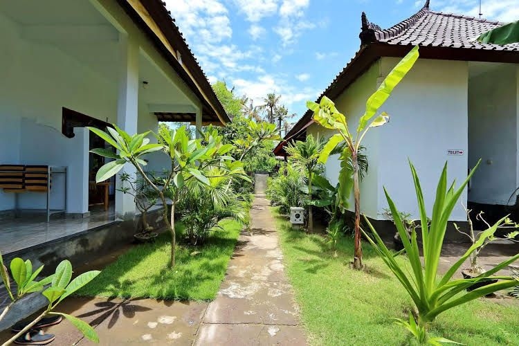 Naradas Mushroom Beach0