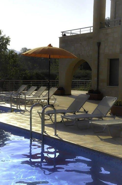 Villas Kalives0