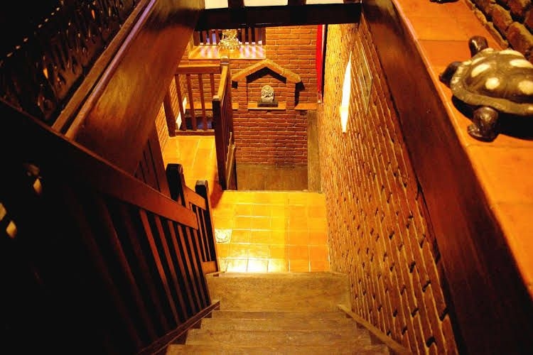 Temple House0