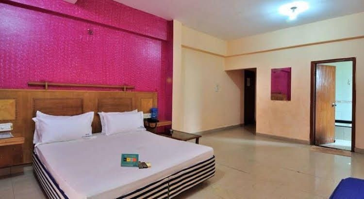 Krish Holiday Inn0