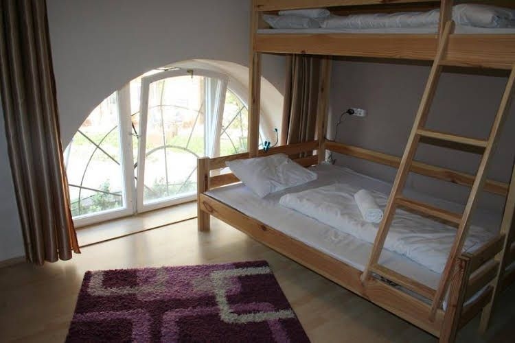 Walking Bed Budapest Hostel0