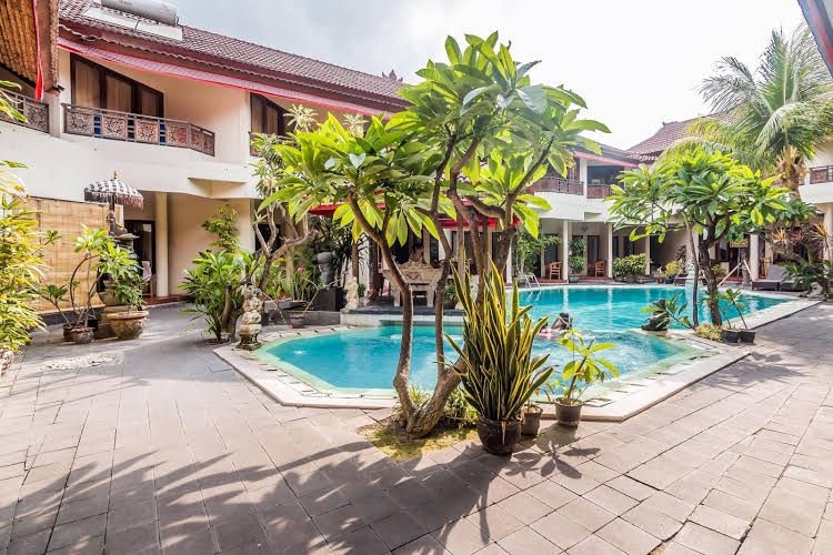 ZEN Rooms Kuta Flora3
