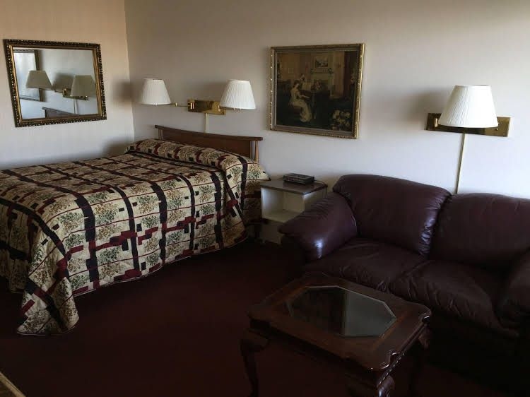 The Davenport Motel0
