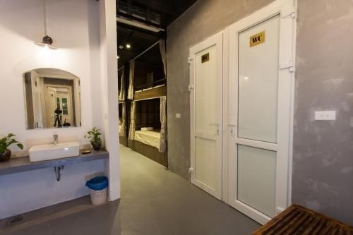 Luxury Backpackers1